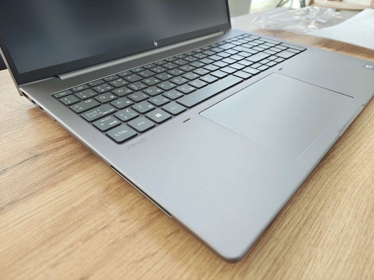 HP ZBook 8 G1i 16 RTX 500 Ada/Ultra 7 255H/32GB/1TB Win.11 - Зображення 3
